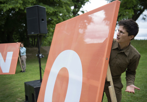 zo_06_22_draussen_vor_der_tuer_von treuenfels_goetzinger